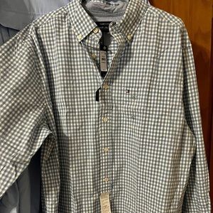 Men’s Tommy Hilfiger Button down checkered shirt